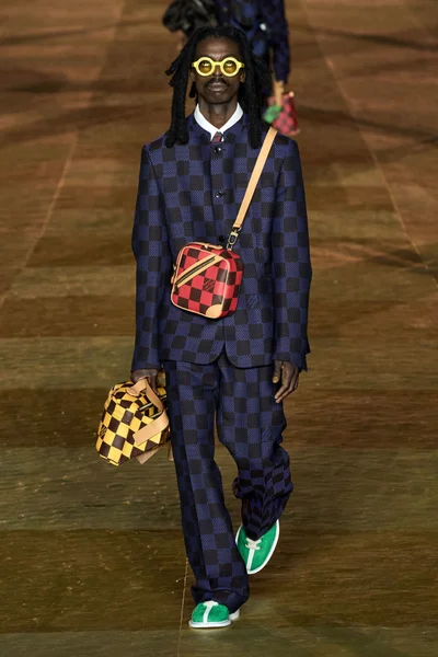 Look 28
